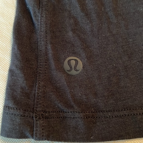 LULULEMON Women’s Classic Black Tank with NBA Logo Size 8/10 - Picture 7 of 11